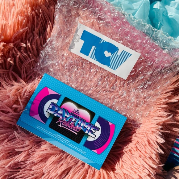 Trixie Cosmetics - Daytime Realness Palette!! - Picture 2 of 10